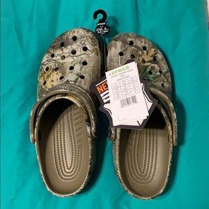 Classic Realtree Edge Camo Crocs
